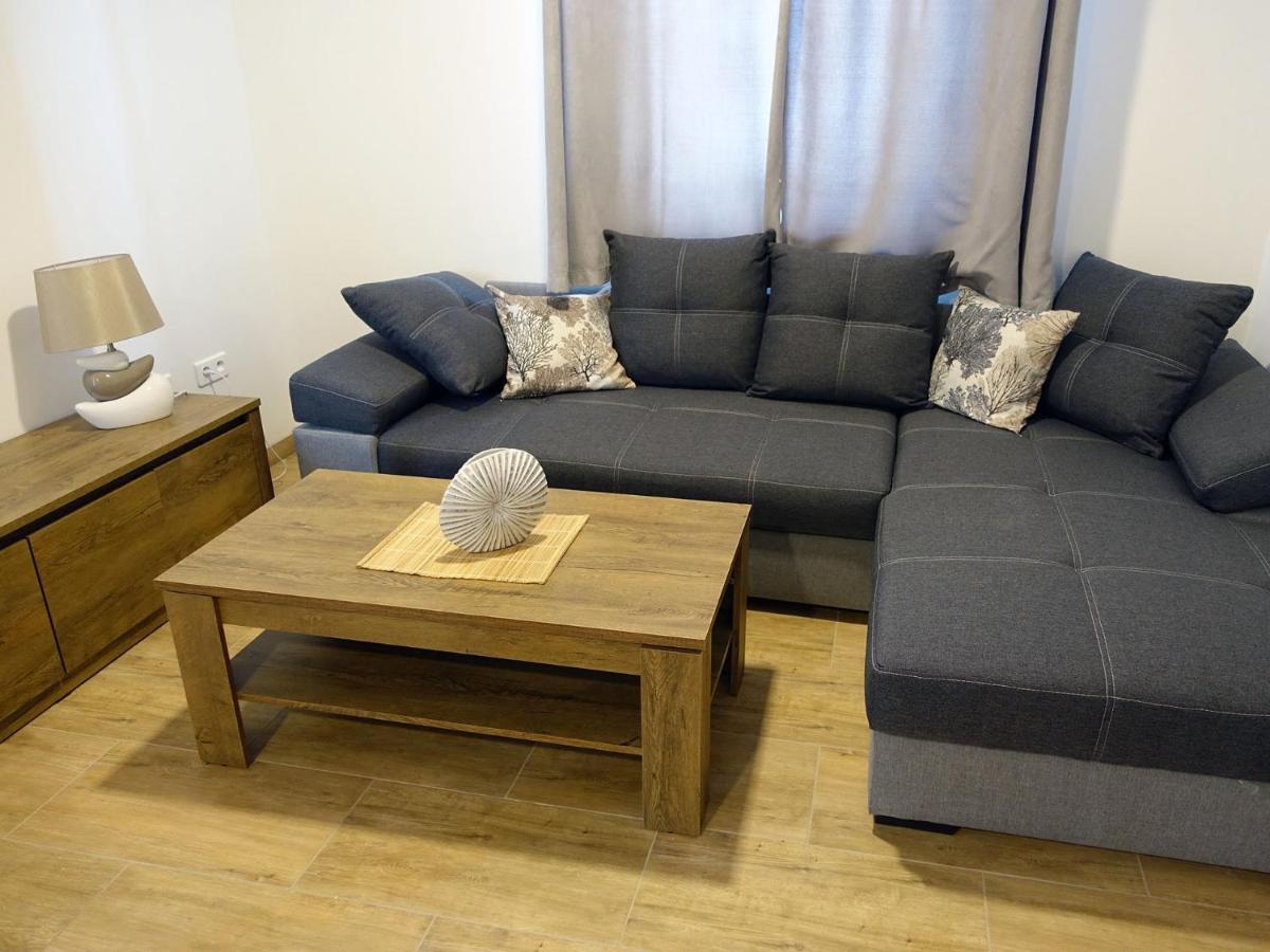 Max Apartment