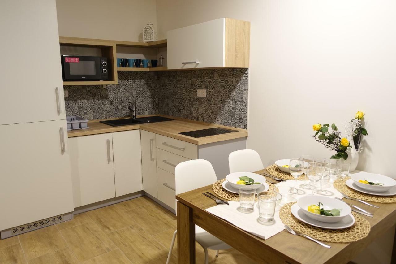 Apartment Max